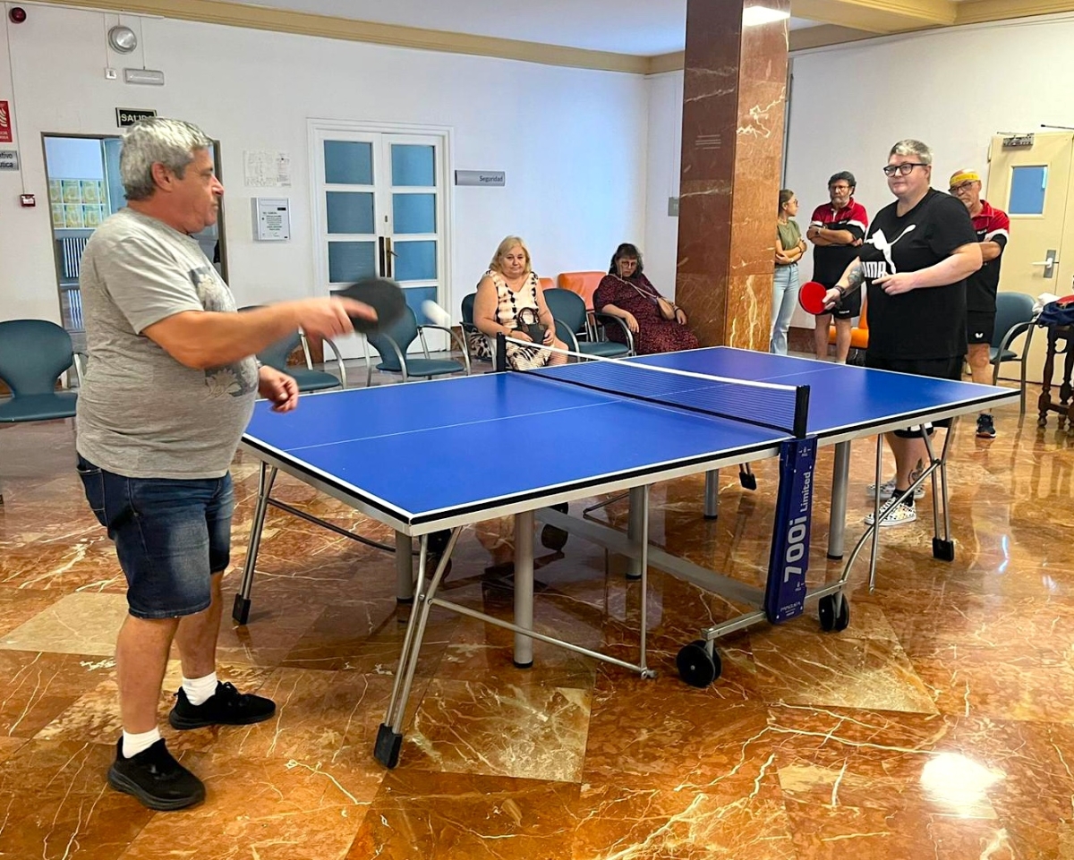 Enfermos mentales Comunidad Terapéutica de Salud Mental como al Hospital de Día Córdoba y jugadores del Cordoba 81 Tenis de Mesa