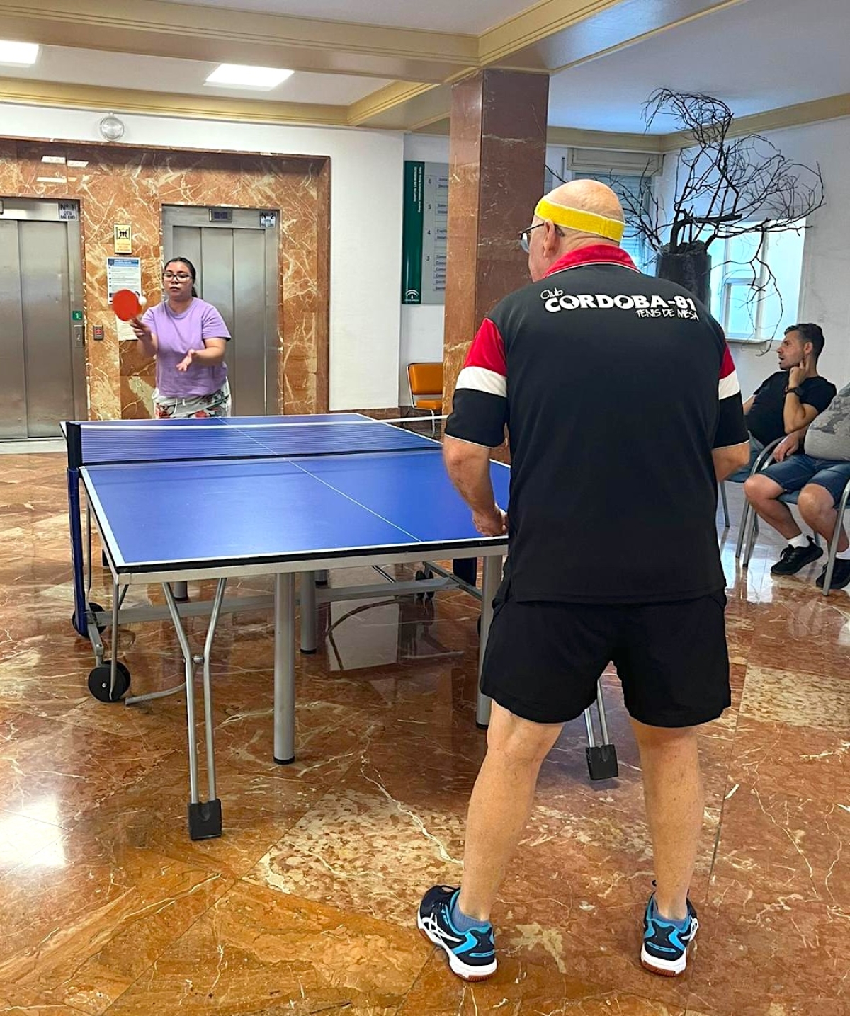 Enfermos mentales Comunidad Terapéutica de Salud Mental como al Hospital de Día Córdoba y jugadores del Cordoba 81 Tenis de Mesa