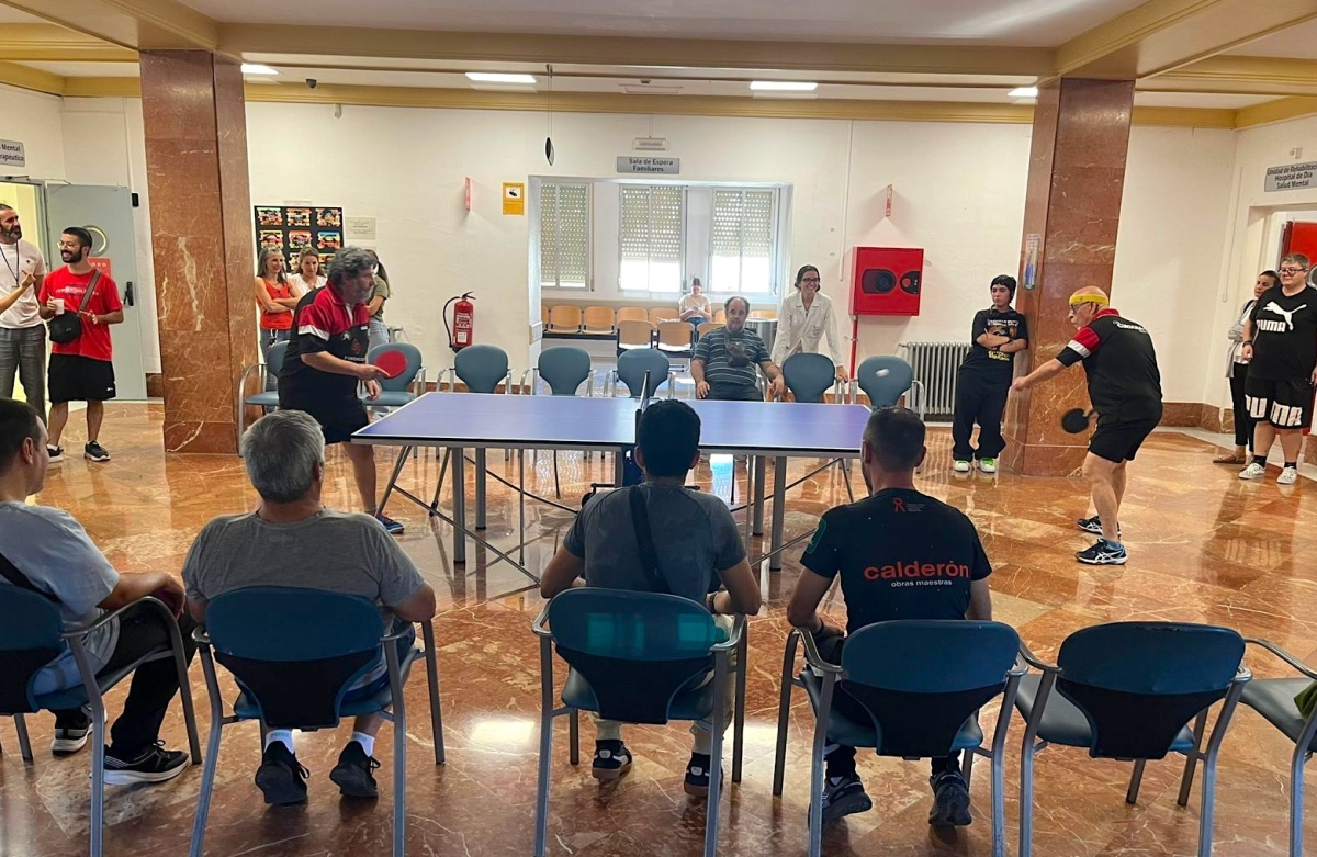 Enfermos mentales Comunidad Terapéutica de Salud Mental como al Hospital de Día Córdoba y jugadores del Cordoba 81 Tenis de Mesa